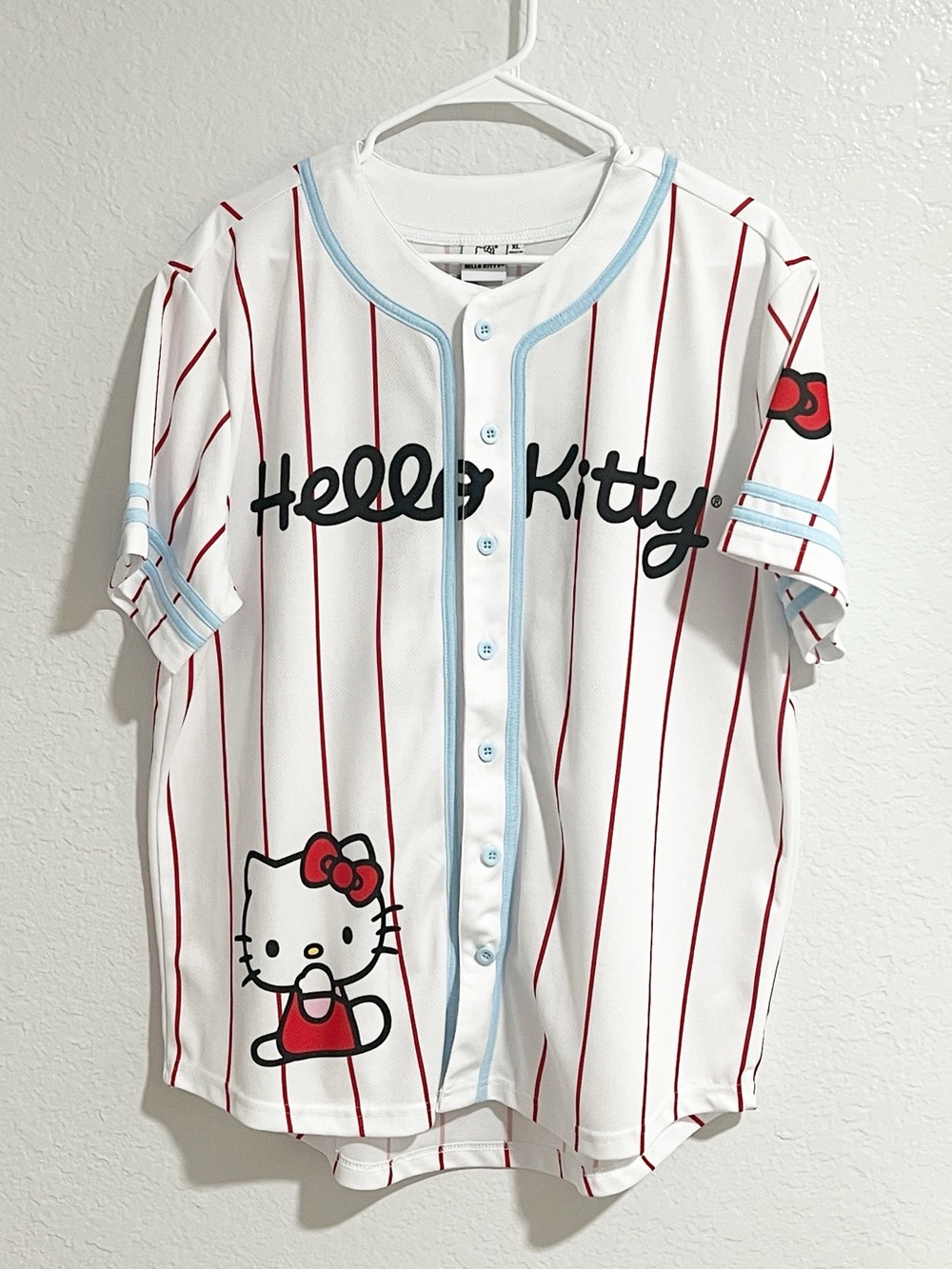 Hello Kitty Ladies Button Down Jersey XL Girlie Sporty